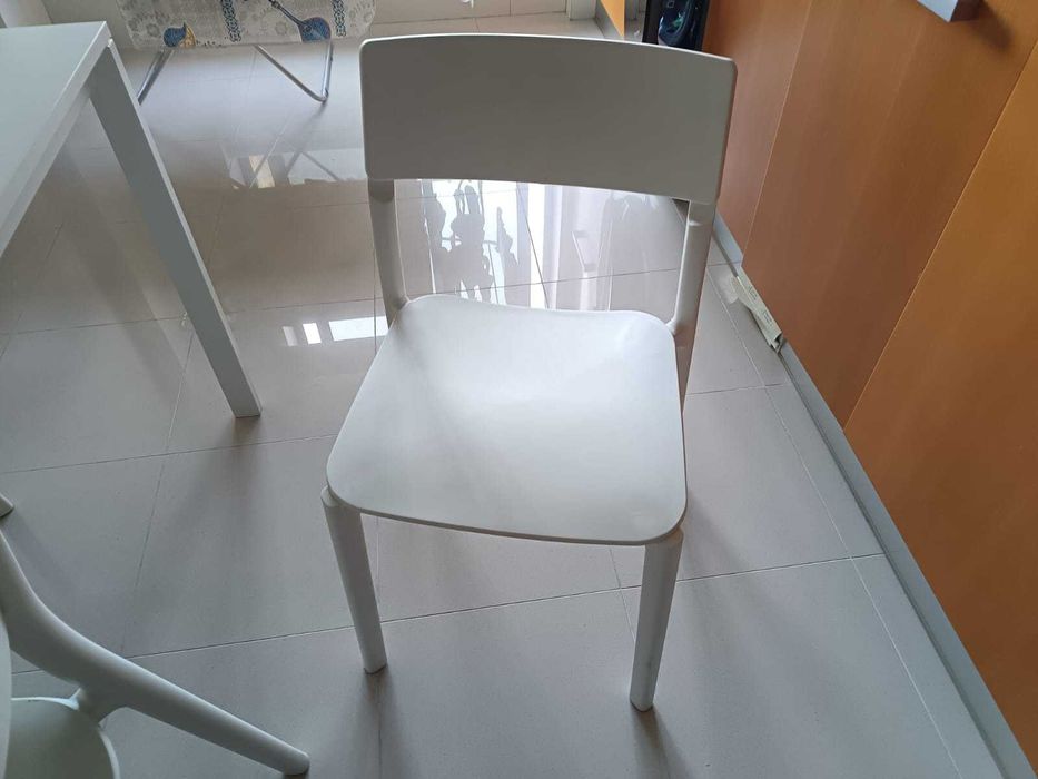 Mesa cozinha com 4 cadeiras