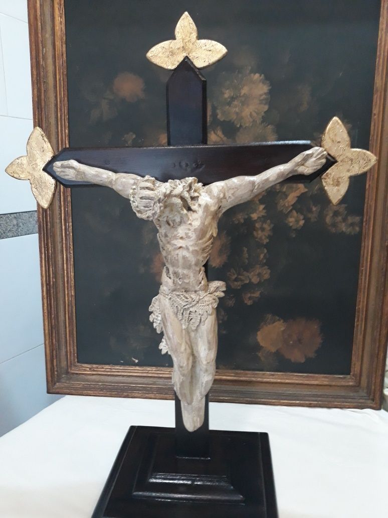 Cristo em Gesso Cruz em Madeira