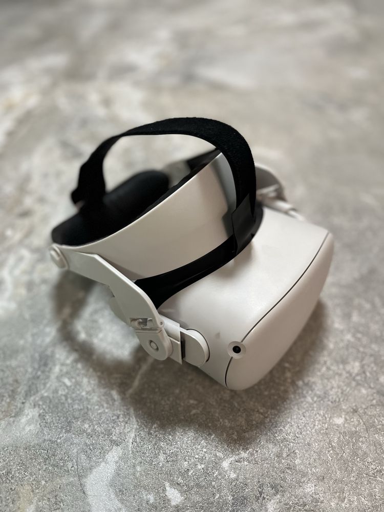 Oculus Quest 2 - 128 ГБ, у відмінному стані