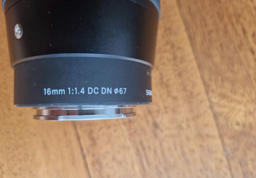 Obiektyw Sigma 16mm f/1.4 DC DN Contemporary (Sony E) 67mm – jak nowy