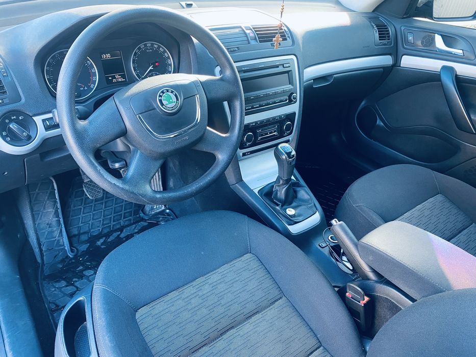 Продам skoda octavia A5 1.6 TDI