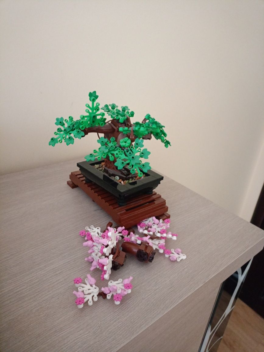 Lego statua wolności i drzewko bonsai