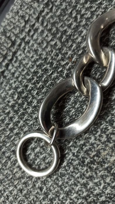 Продам серебряный браслет 22грама модный. стильный