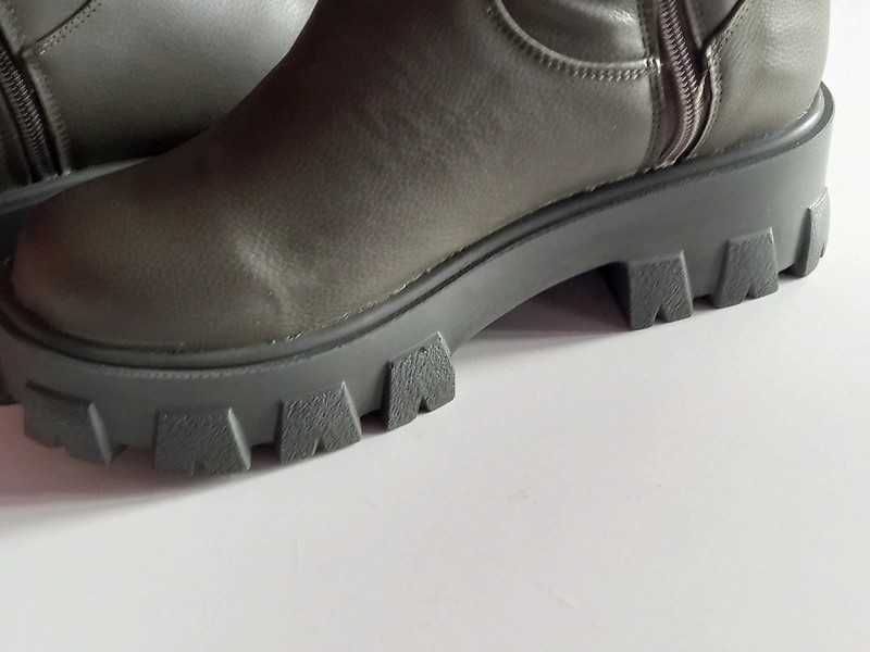 Prettylittlething kozaki khaki 41