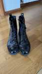 Bota preta cano medio feminina H&M