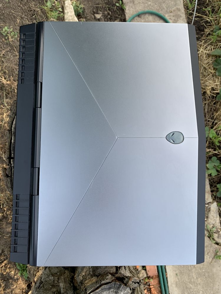 Dell alienware 15 R3 i5/16/128/512 GTX1050 Ti