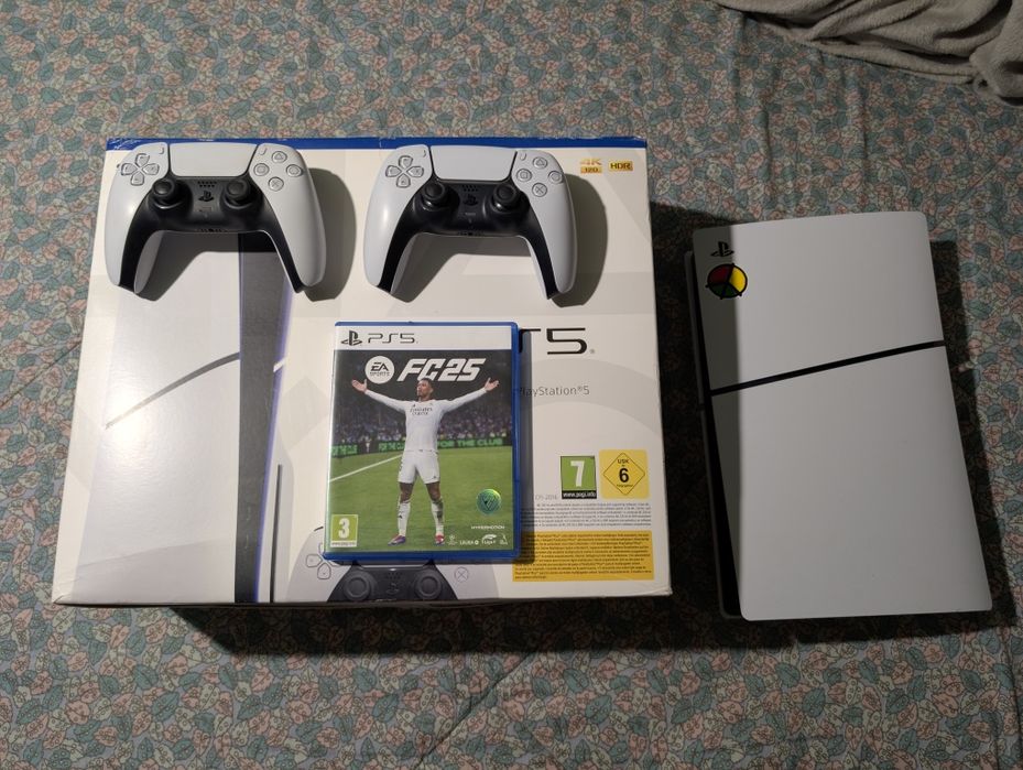 PS5 Slim + 2 Comandos + Jogo