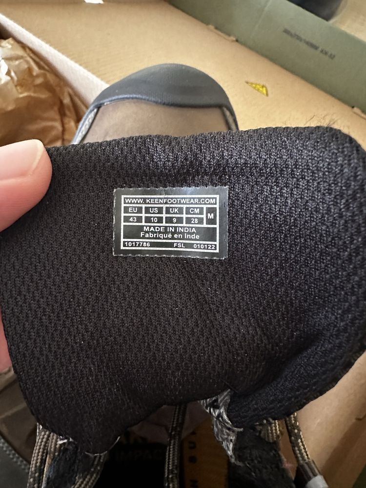 Продам KEEN трекінгове взуття