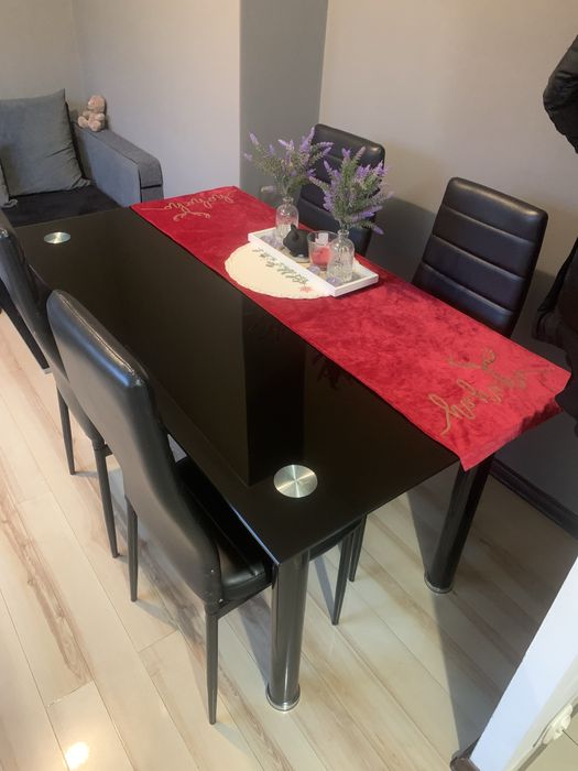 Czarny stół szklany + 4 krzesla