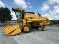 Kombajn zbożowy New Holland 8030