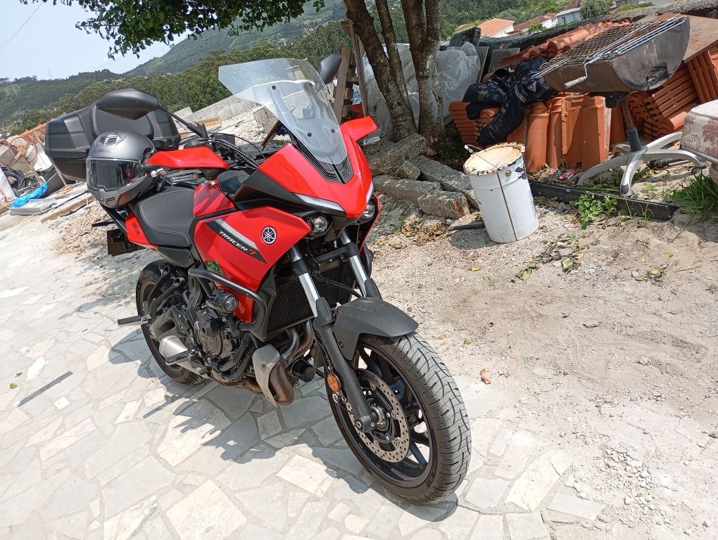 Moto Yamaha tracer 7