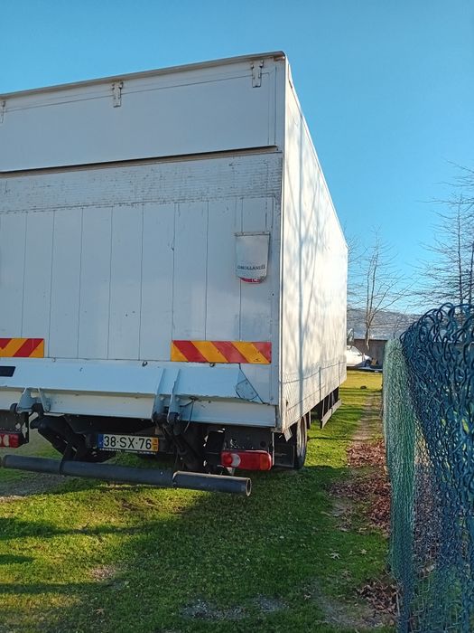 Vendo contentor com planta forma elevatória em bom estado com 6.5metr