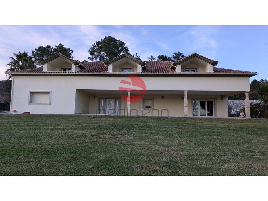 Moradia de Luxo com Jardim, Lago, Vinha, Piscina Coberta e Vistas D...