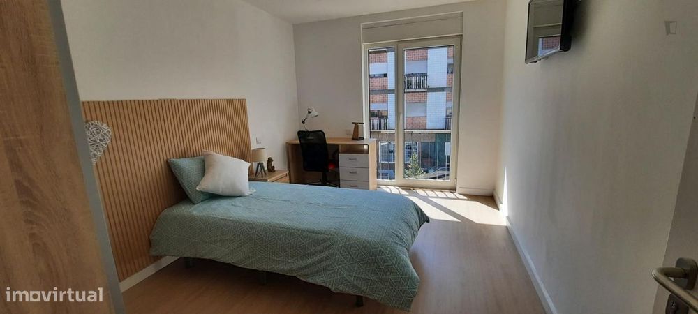 729588 - Quarto com cama de solteiro em casa...