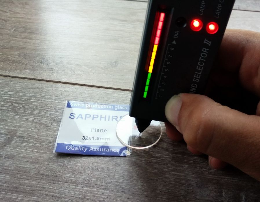 Sapphire Glass Сапфірове скло в годинник. Сапфір (корунд) до годинника