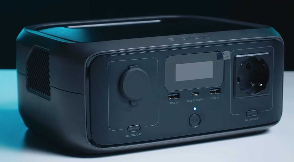 Портативна зарядна станція EcoFlow RIVER 3 UPS 300 Вт