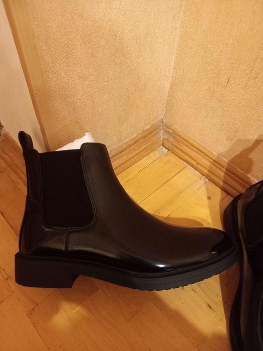 Чорні лаковані черевики 42 28 см