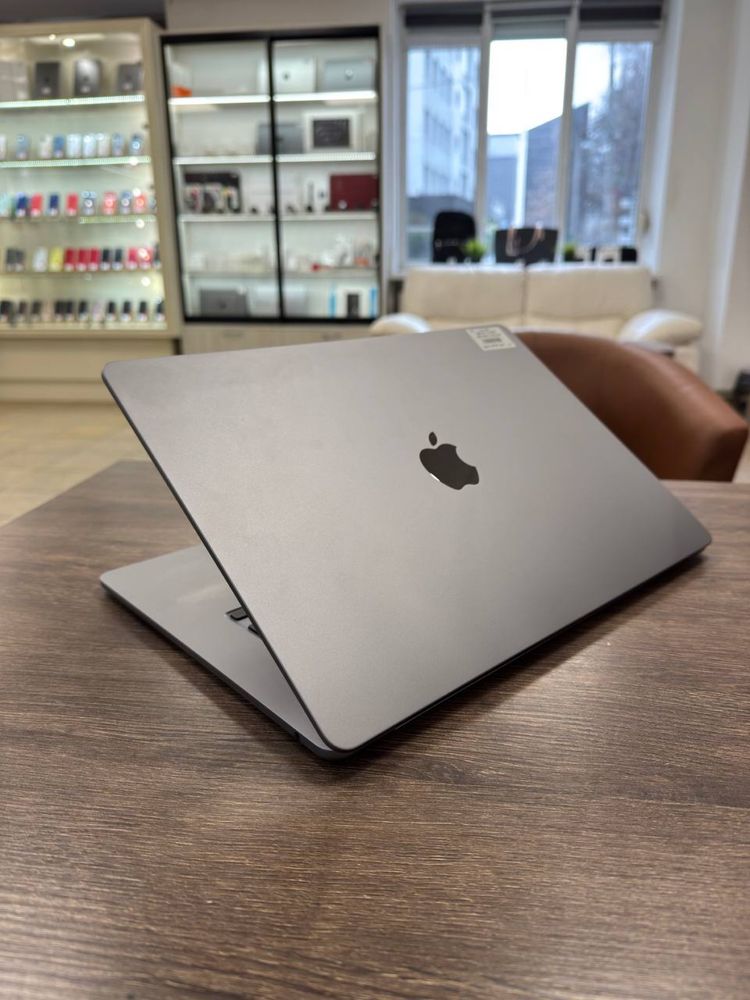 MacBook Air 15” 2023 M2 16gb/512ssd
