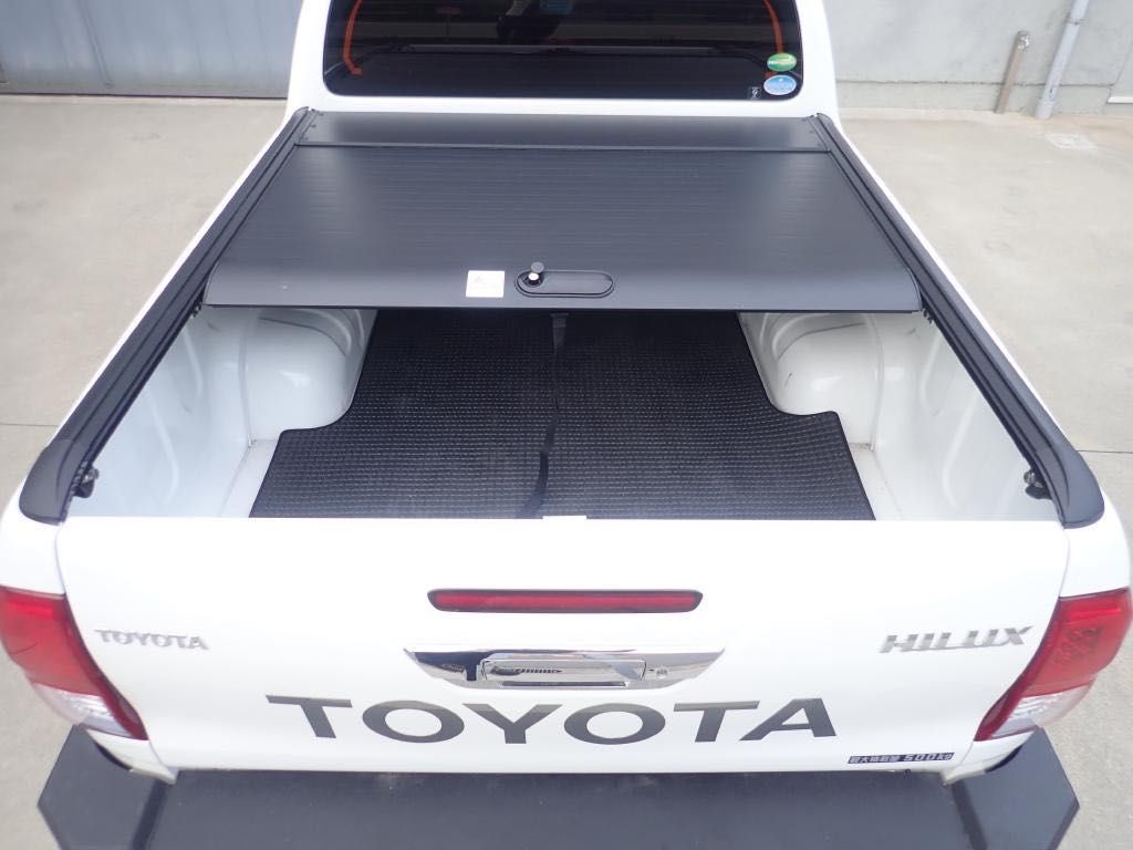 Ролета с дугой на Toyota Hilux