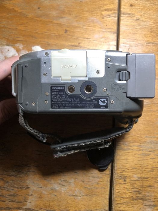 Продам видеокамеру Panasonic vdr-d160