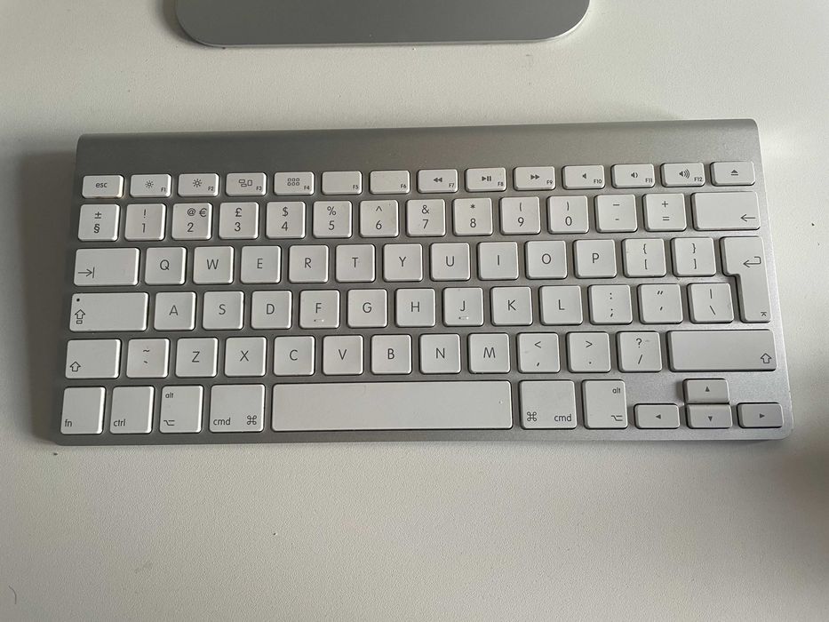 iMac 27" core i5 8GB RAM 1TB HDD com teclado para pecas