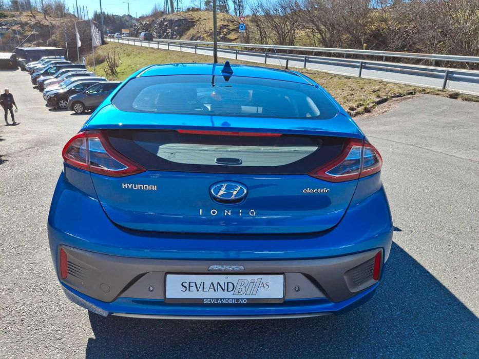 Хюндай IONIQ 2018 Без ДТП, два комплекти дисків, рідний пробіг