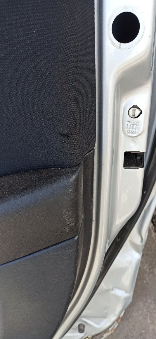 Дверь Mazda 3 bk хэтчбек задняя правая