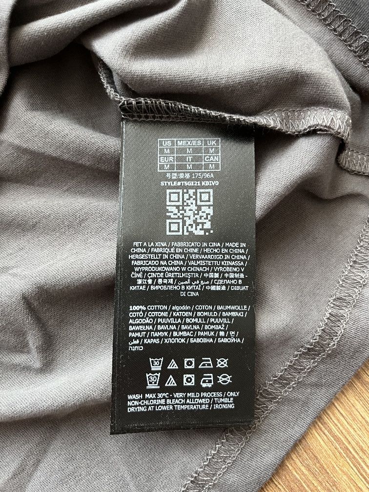 Чоловіча футболка Guess сіра розмір M, оригінал