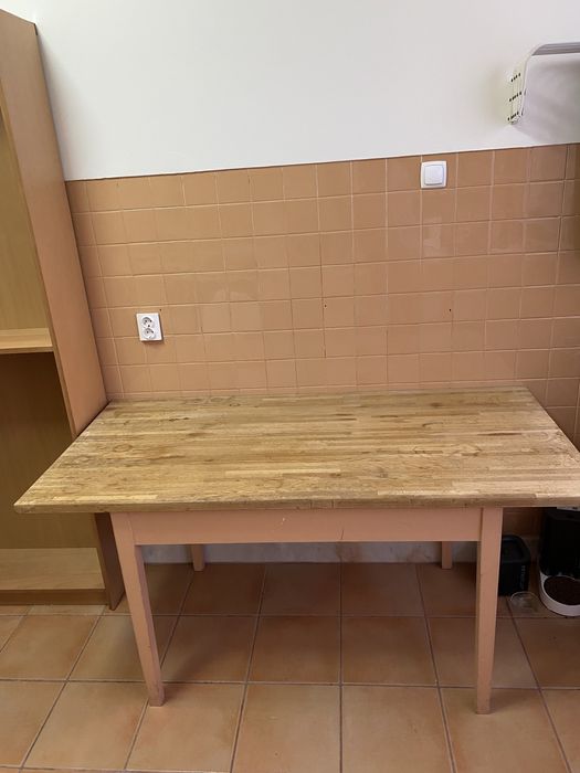 Mesa de madeira sala/cozinha