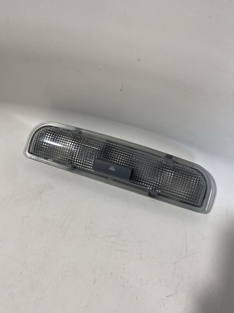 Lampka podsufitki oświetlenie kabiny Audi A3 8P 8P0.947.111A