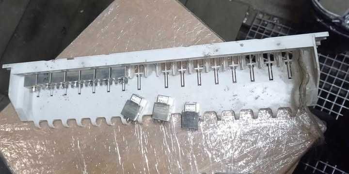 Bac panel 16x RJ45 do szafy Rack 19"