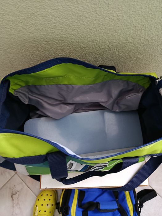 Сумки спортивні або дорожні.