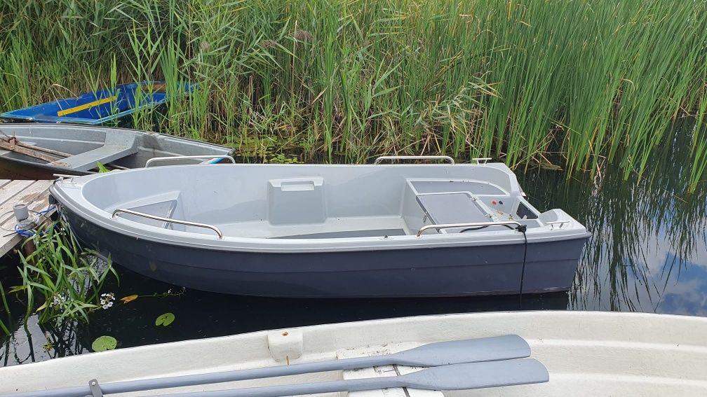 Skradziono łódkę łódz łódka wędkarska wędkarską wiosłową Nagroda!!!