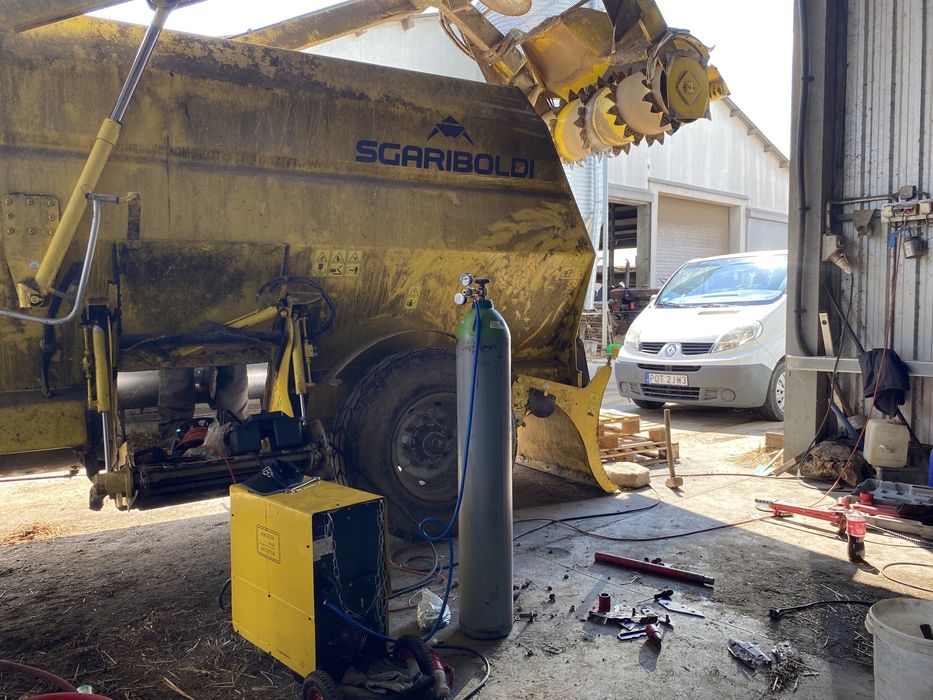 Wóz paszowy paszowóz sgariboldi części serwis