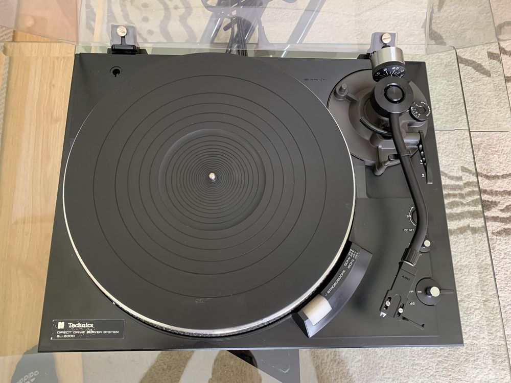 Програвач вінілових платівок Technics SL-2000