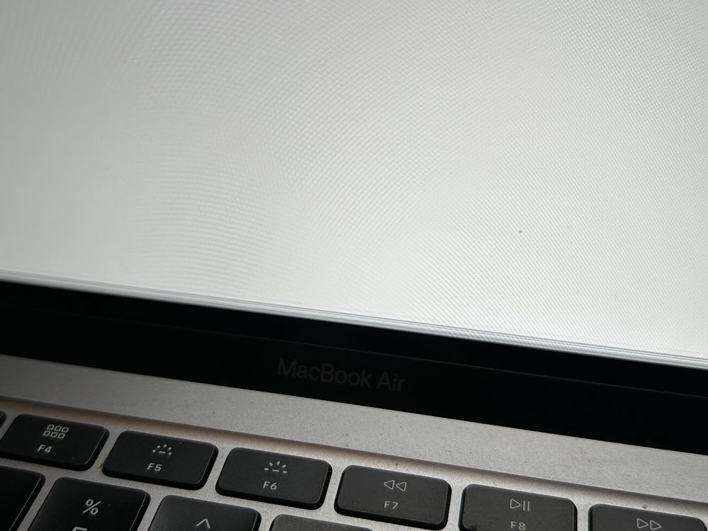 MacBook Air 2020 | i3 | 8GB RAM | 256GB SSD | Space Gray
