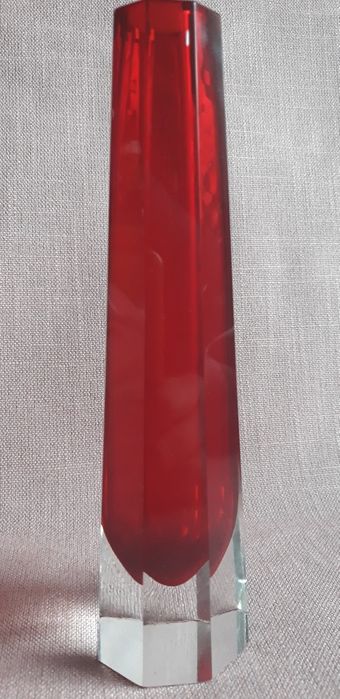 Wazon Murano Sommerso, szkło rubinowe