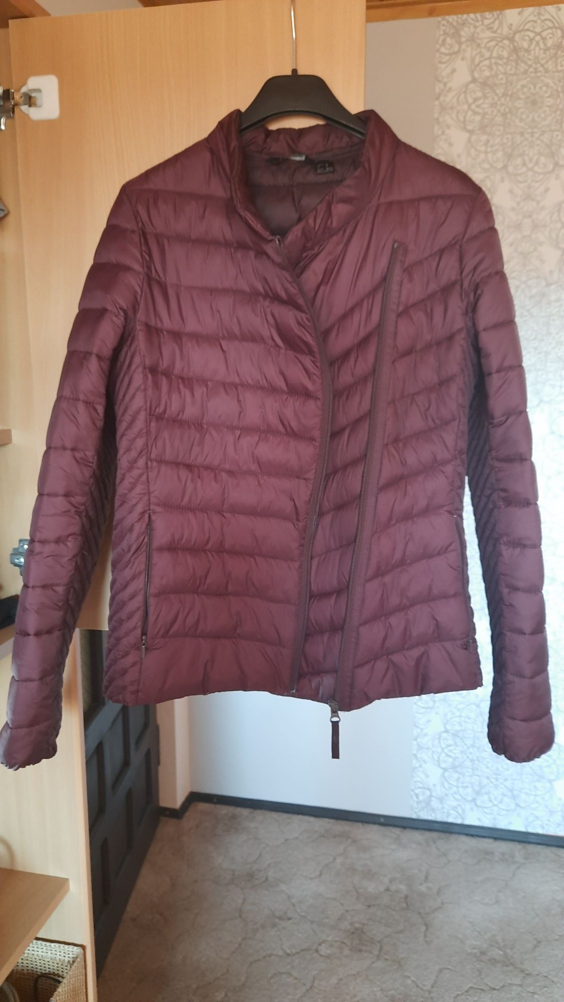 Burgundowa wiosenna kurtka r.40