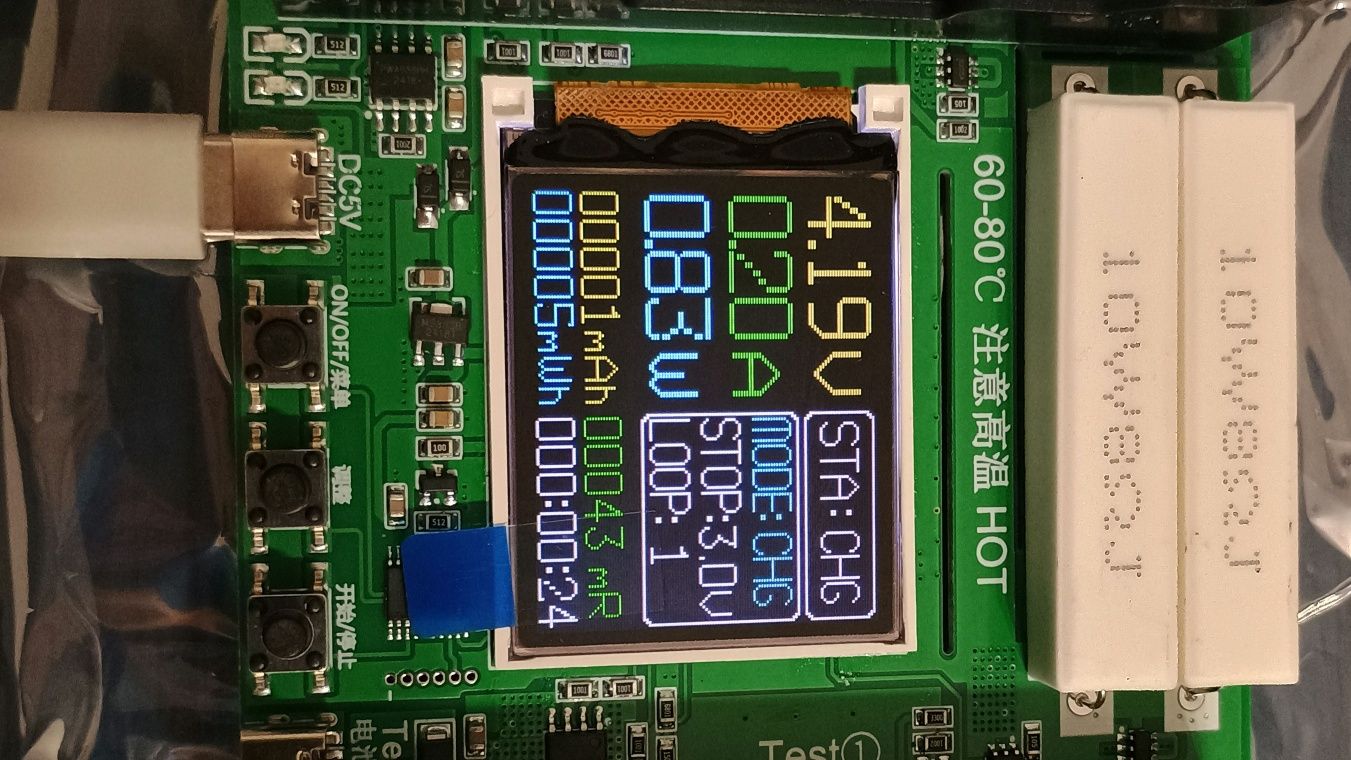 Miernik wskaźnik tester pojemności ogniw akumulatorów 2 x 18650 USB