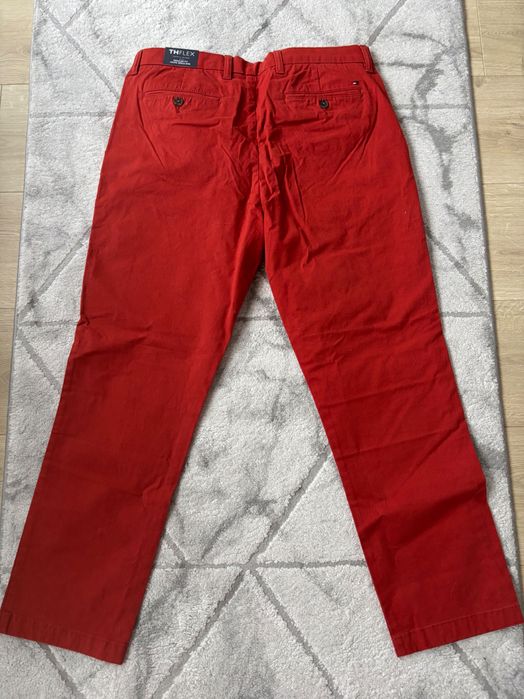 Nowe Tommy Hilfiger spodnie Chinosy 33/30