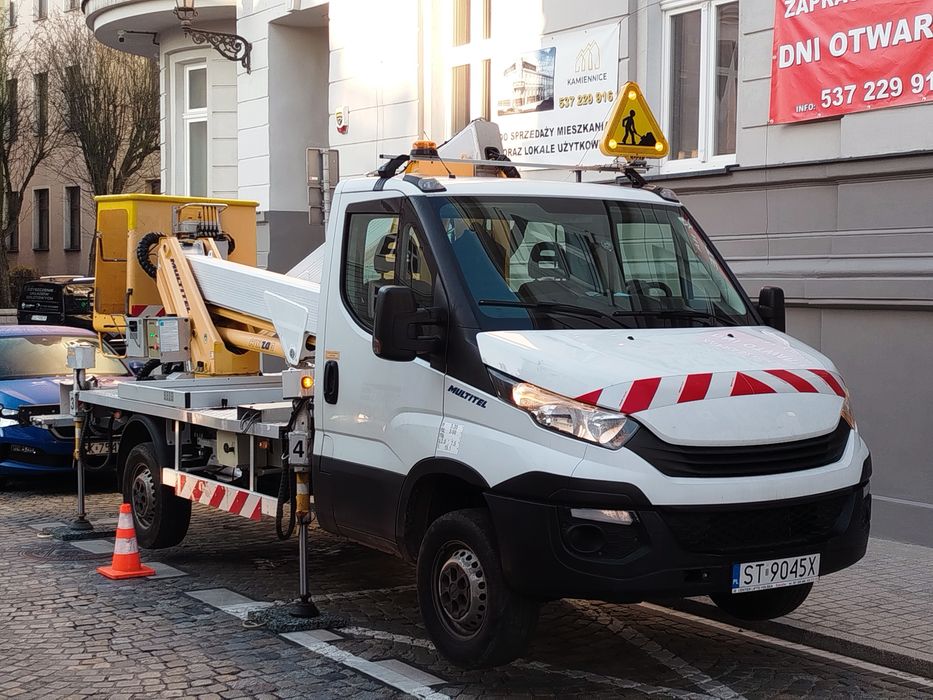 Wynajem Podnośnik Koszowy Zwyżka 20m Wycinka Drzew Czyszczenie Rynien