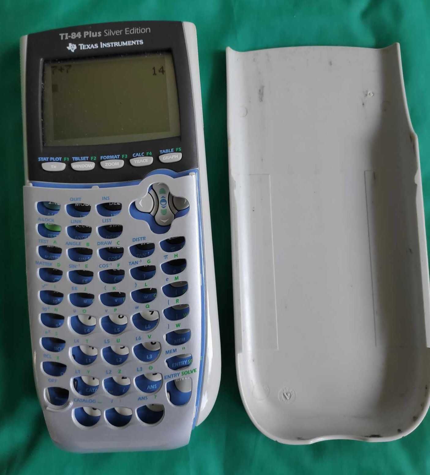 Maquina calculadora Texas Instruments - Grafica TI-84 Plus.