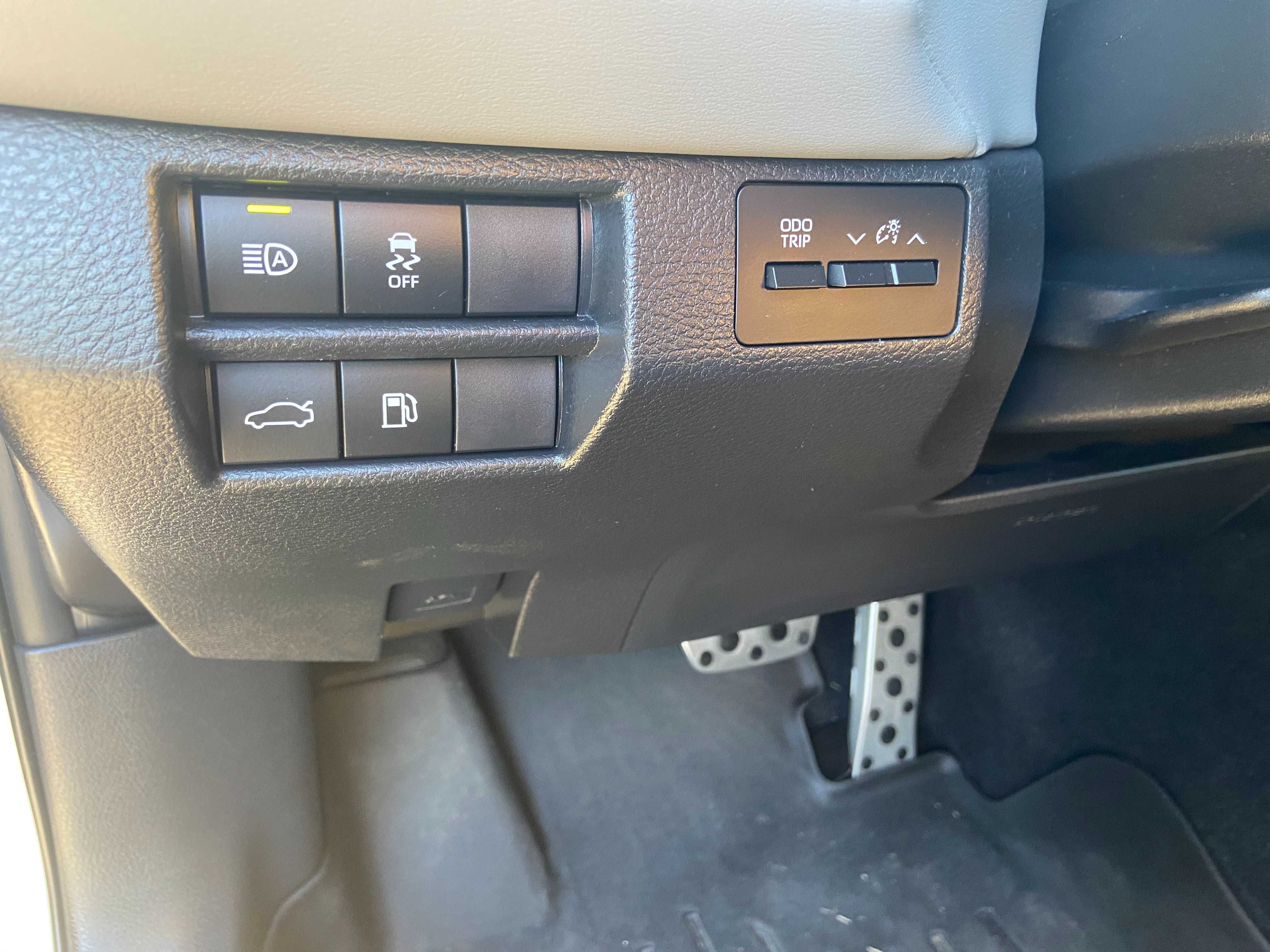 2019 Toyota Avalon Hybrid XSE Sedan 4D