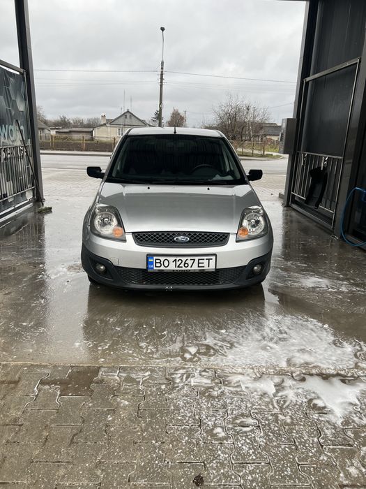 Форд фієста 2007 року 1,25 газ/бензин