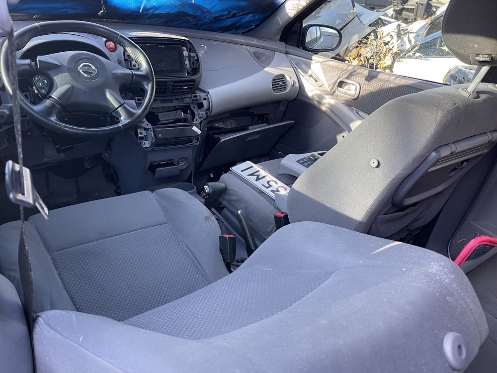 Nissan Almera Tino,Primera P12.