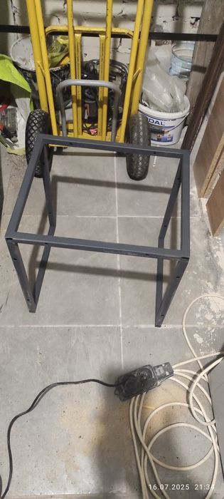 Металевий каркас 450*450*375. Труба 20*20