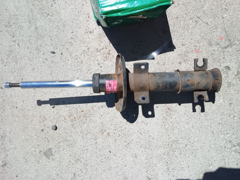 Amortyzator keyaba fiat bravo 2 1.4 t-jet 3000km przebieg tuleja belki