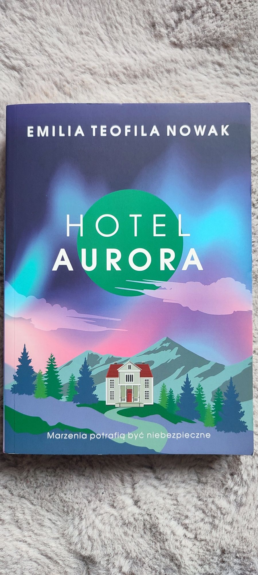 Książka Hotel Aurora