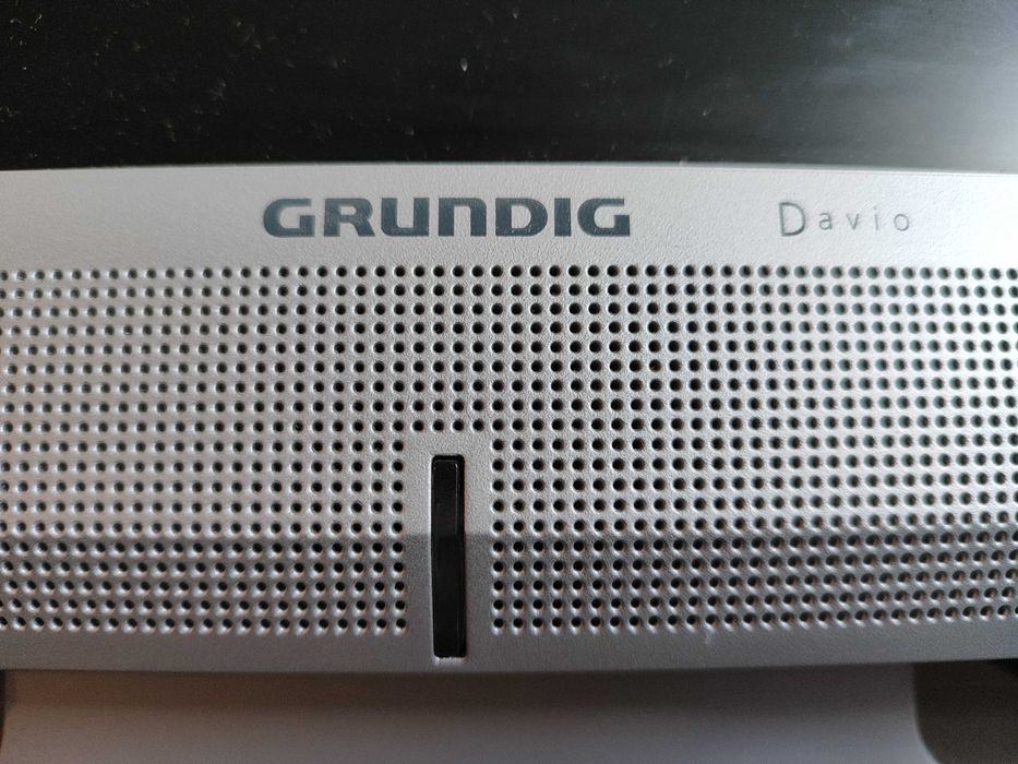 LCD TV Grundig Davio 15'' 38-5700 BS usado, mas em ótimo estado.