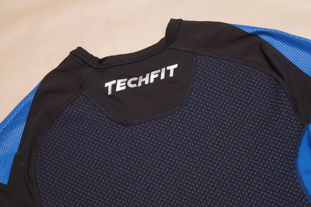 Лонгслив Adidas Techfit. Компресионная термокофта Adidas. Рашгард